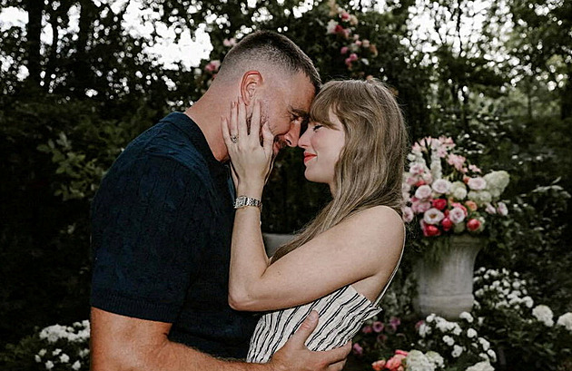 Taylor Swift dostala prsten za miliony. Šaty ze zásnub se hned vyprodaly