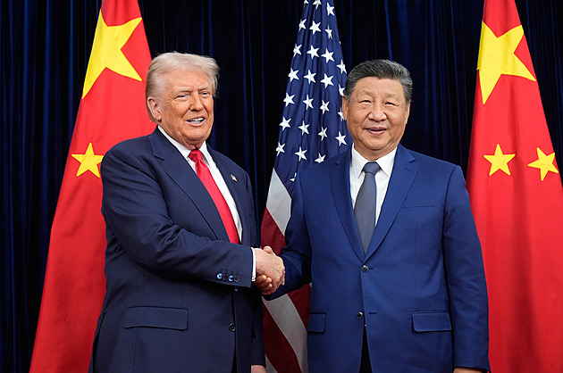 Trump a Si jednali v Jižní Koreji o obchodní dohodě. Schůzka netrvala ani dvě hodiny