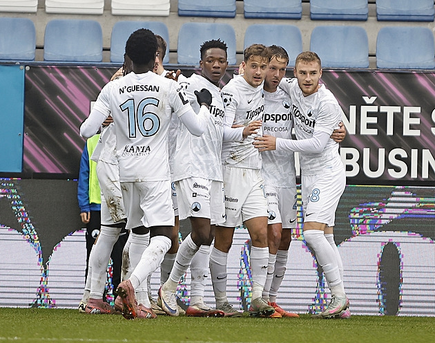 Liberec - Karviná 6:0, exhibice domácích, hosté hráli od 13. minuty v deseti