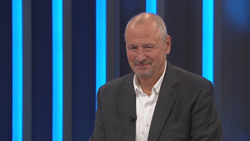 Pavel začíná „zemanovatět“, tvrdí Komárek. Ve Sněmovně čeká dlouhé hodiny nenávisti