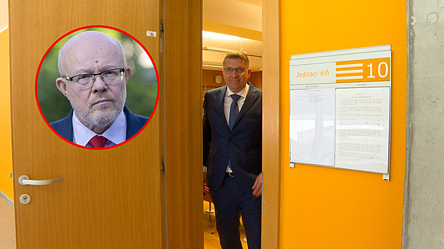 Nenávist až za hrob a vulgarismy o Válkovi. Co zaznělo v kauze vydírání chirurgů IKEM