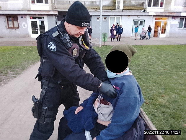 Pobodání v centru Ústí za bílého dne. Zraněný sám přišel k hlídce strážníků