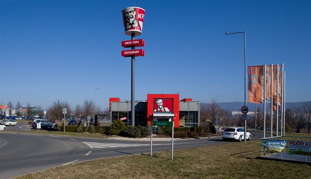 Plíseň, která bila do očí. V provozovně KFC se našla v čokoládových muffinech