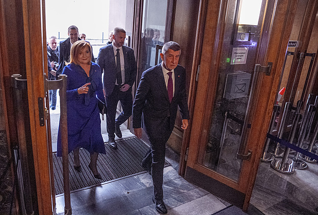 Končí umělé nadhodnocování příjmů, řekla Schillerová. Nová EET bude v roce 2027