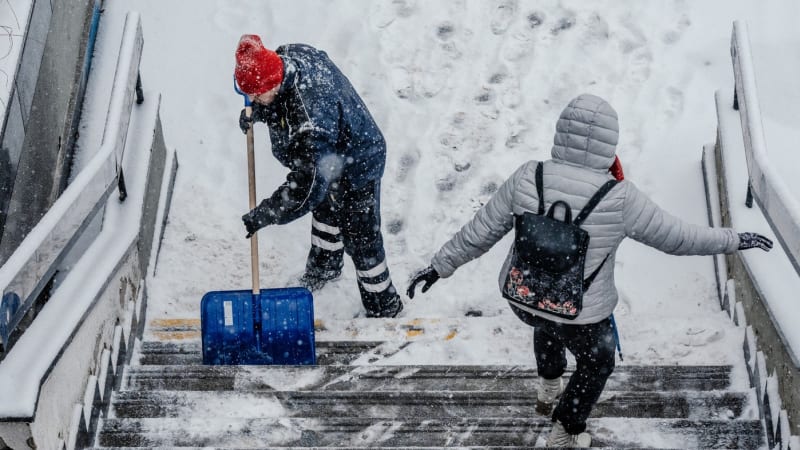 Chumelenice zasáhne v nejbližších hodinách Česko. MAPA ukazuje, kde bude ráno ležet sníh