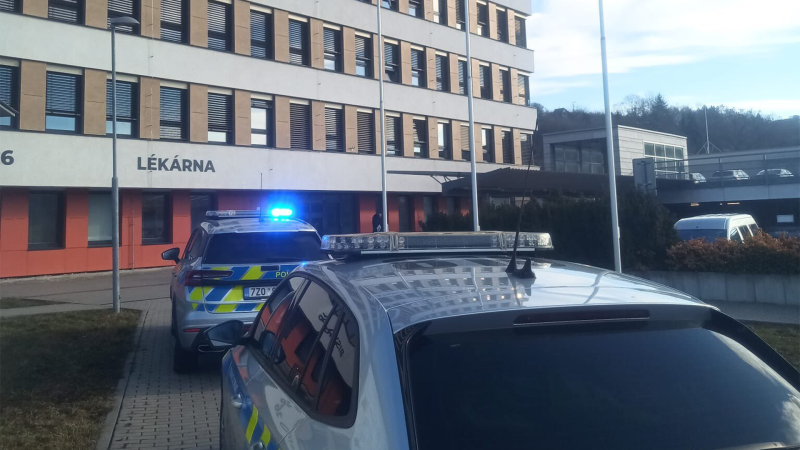 Policejní zásah ve zlínské nemocnici: Po výhružné zprávě spustili bezpečnostní opatření