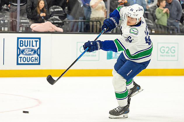 Bláznivá sezona nekončí! Kämpf v ročníku znovu mění dres, bude hrát s Ovečkinem