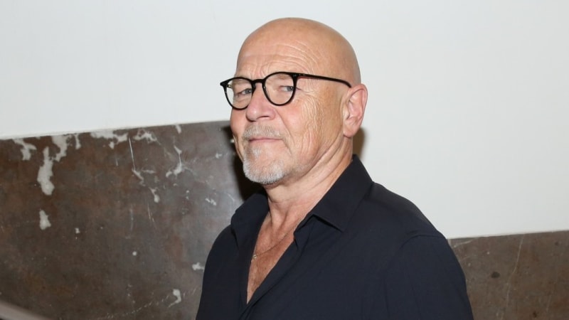 Prezident Vašut. Pod peticí za hercovu kandidaturu se množí podpisy. Jakou by měl šanci?