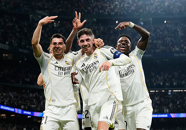 Valverde dal hattrick City, PSG přestřílel Chelsea. Arsenal si v závěru zajistil remízu