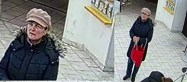 Kuriózní chyba pošty. Seniorka odešla z pobočky s penězi navíc, hledá ji policie