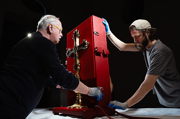 Výstava odhalí poklad katedrály svatého Víta. Propojí jej se současným uměním