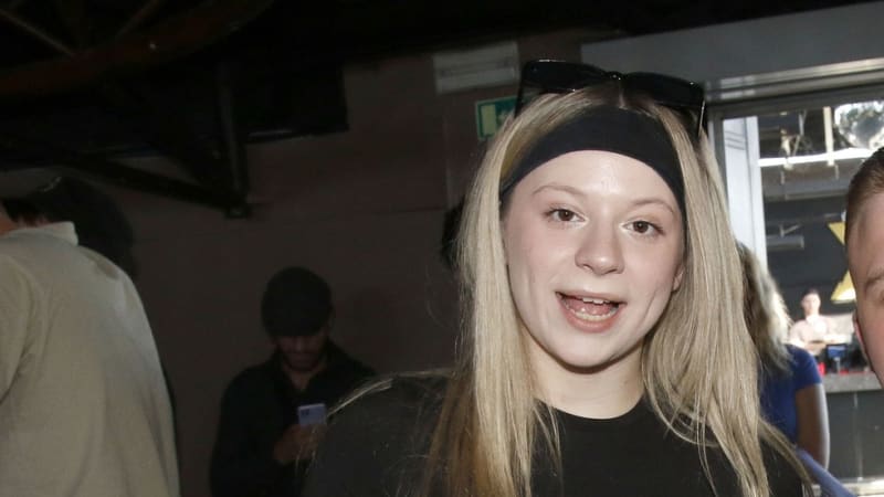 Pořád si říkám, že ještě zavolá. Kompletní rozhovor s maminkou Míny, která zahynula v Thajsku