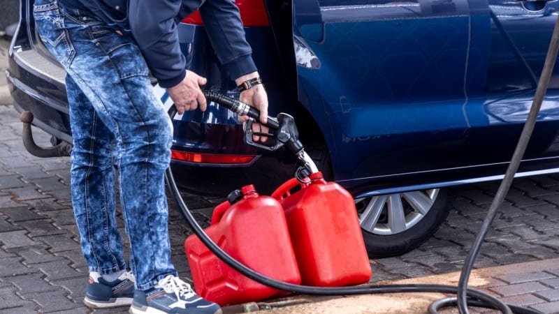Nafta zdražila o 10 korun, benzin o šest. Kde v Česku natankujete nejlevněji?