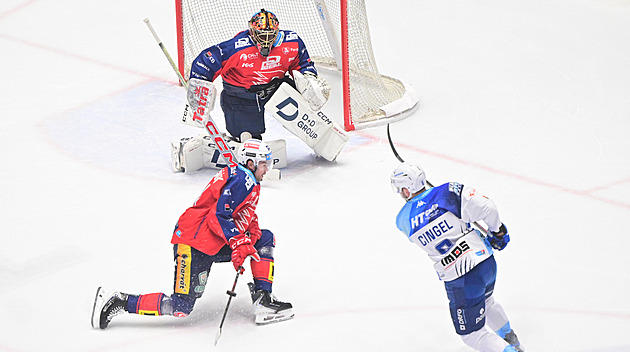 ONLINE: Pardubice hrají o mečbol, zabere Kometa? Sparta vyzve Plzeň v Holešovicích