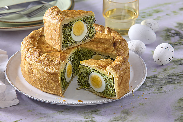 Vyzkoušejte recept na špenátový koláč z listového těsta, s riccotou a vejci