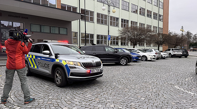 Soud rozhoduje o vazbě pro pátého obviněného z útoku v Pardubicích