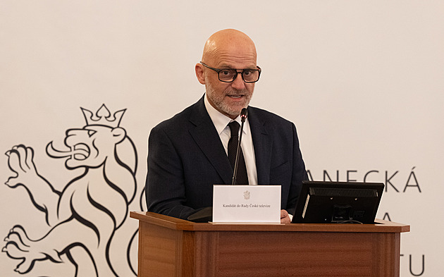 I jako herec mám právo vstoupit do věcí veřejných, řekl Čermák. Chce do Rady ČT