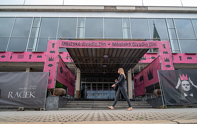 Zlín hledá firmy na opravu divadla a dostavbu radnice. Práce začnou letos