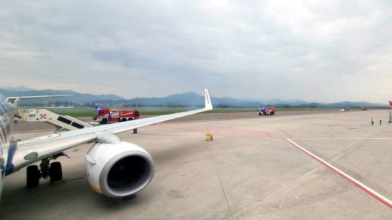 Evakuace letadla v Díllí: Motor začal hořet, piloti zabránili na poslední chvíli katastrofě