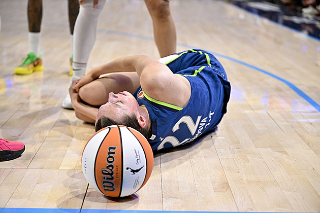 Čechová se zranila, Hamzová nenastoupila. Minnesota vydřela v WNBA druhé vítězství