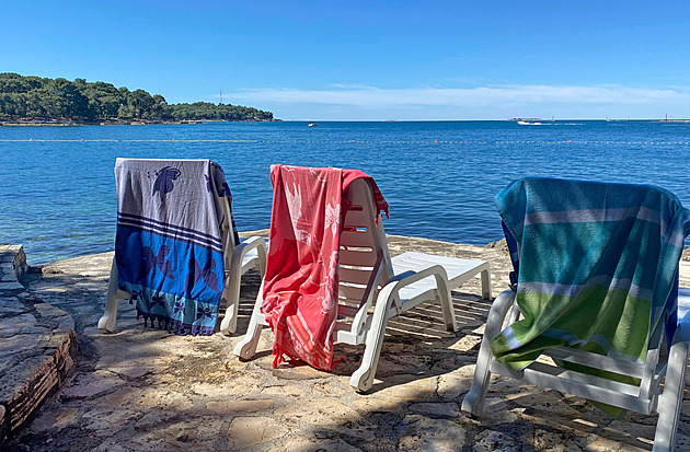 Ručníková mafie na ústupu? Některé resorty přidělují lehátka už při příjezdu