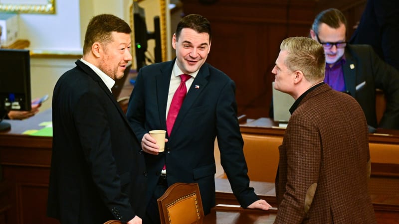 GLOSA: Pavel a NATO? Soudy jsou nestranné, jen když rozhodují v náš prospěch, vzkazuje koalice